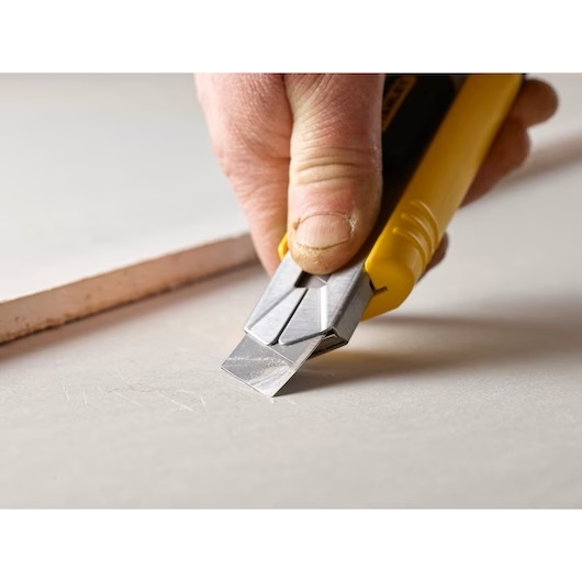 BLISTER SEGURIDAD 50 HOJAS RECAMBIO CUTTER 18mm (LUTZ)