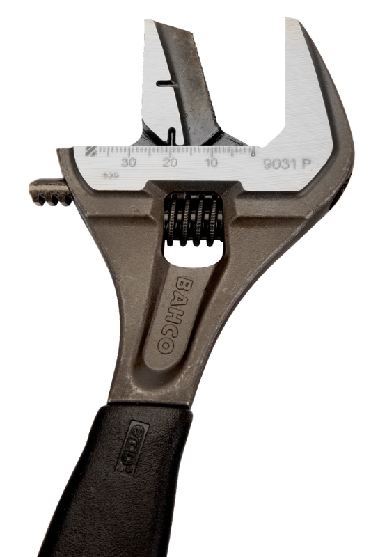 LLAVE AJUSTABLE GRA APERTURA 218mm (9031