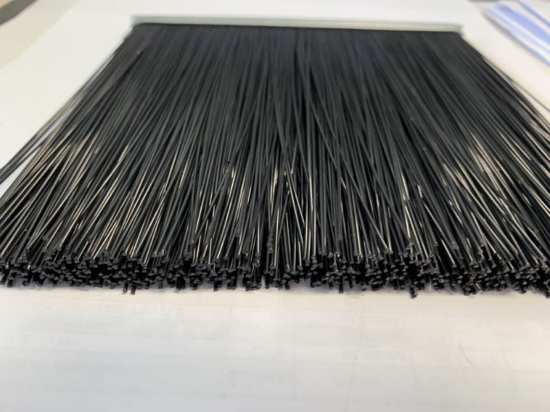 CEPILLO STRIP PERFIL ALUM 8X10mm PELO 150X150mm NYLON 080NG