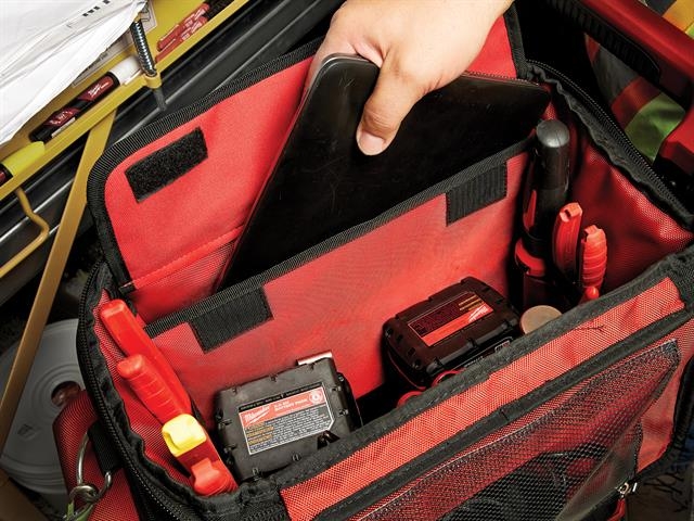 MILWAUKEE PACKOUT BOLSA TECH