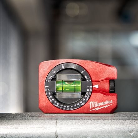 MILWAUKEE NIVEL MAGNETICO DE BOLSILLO AJ