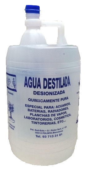 Agua destilada. Garrafa de 5 litros