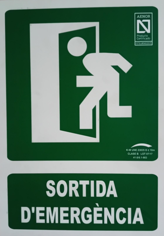 SENAL PVC 297X210 SORTIDA EMERGENCIA FOTOLUMINISCENT (L404)